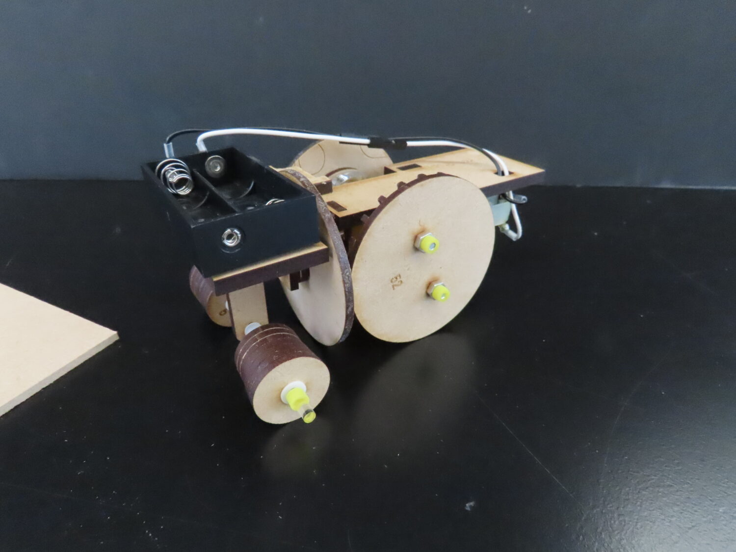 体験教室「ほとんど落ちない車<ver.2_4輪型>」(事前申込・先着順)